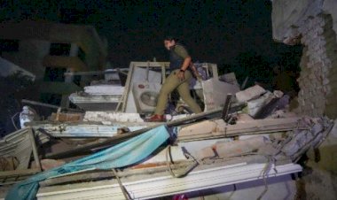 लखनऊ इमारत गिरीः अब तक 16 को जिंदा निकाला गया, सीएम योगी ने दिए जांच के आदेश