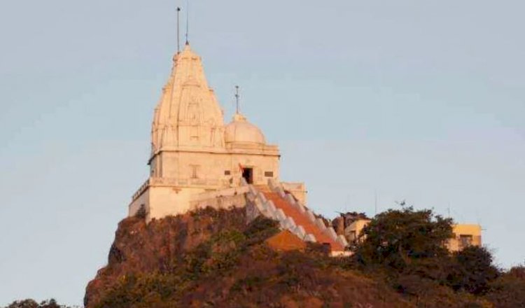 सम्मेद शिखर पर जैन समुदाय के विवाद के बाद केंद्र सरकार ने सभी निर्माण गतिविधियों पर लगाई रोक