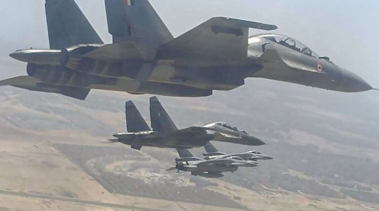 IAF Pralay Excercise: चीन सीमा विवाद के बीच पूर्वोत्तर में एलएसी के पास भारतीय वायुसेना का व्यापक अभ्यास