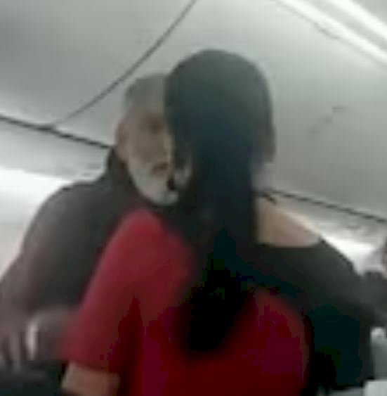 स्पाइसजेट के विमान से उतारे गए यात्री को 'उग्र व्यवहार' के लिए गिरफ्तार किया गया