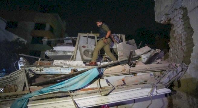 लखनऊ इमारत गिरीः अब तक 16 को जिंदा निकाला गया, सीएम योगी ने दिए जांच के आदेश