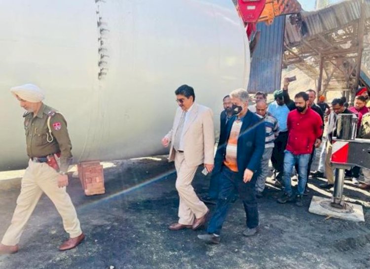 एक्शन में उपायुक्त नवजोत सिंह रंधावा, वेट स्क्रबर प्लांट में काम का लिया जायजा
