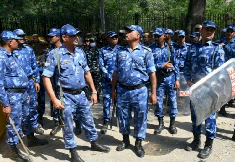 मनीष सिसोदिया की गिरफ्तारी: आप मुख्यालय, सीबीआई कार्यालय में कड़ी सुरक्षा, बीजेपी के खिलाफ प्रदर्शन से पहले आप विधायकों और पार्षदों को हिरासत में लिया गया