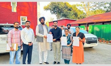 कुलदीप धालीवाल ने तीन लिपिक को नियुक्ति पत्र सौंपा