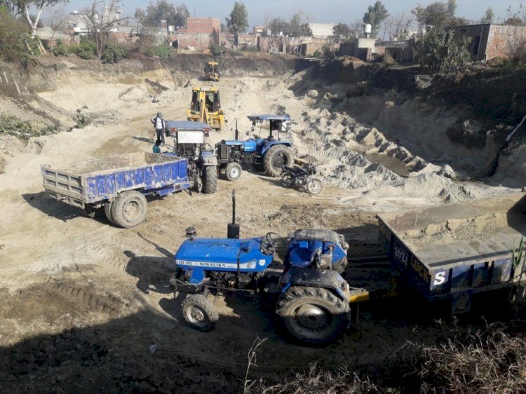 पंजाब सरकार ने जनता के लिए रेत की बिक्री के लिए खदानों को अधिसूचित किया