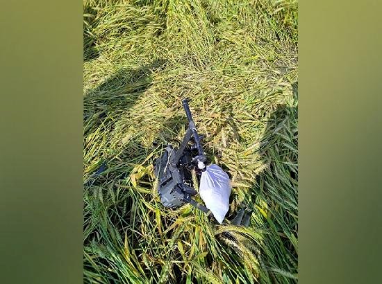 बीएसएफ ने पंजाब में एक और पाक ड्रोन को मार गिराया, मादक पदार्थ जब्त