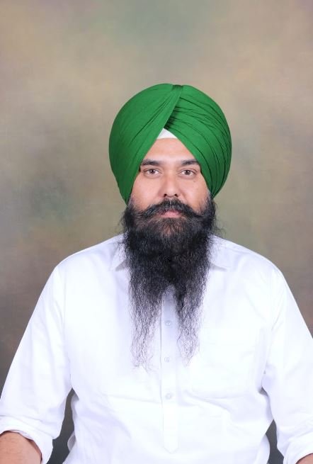 आप का कांग्रेस पर पलटवार, कहा-दूसरों पर उंगली उठाने से पहले अपने गिरेबान में झांके कांग्रेस