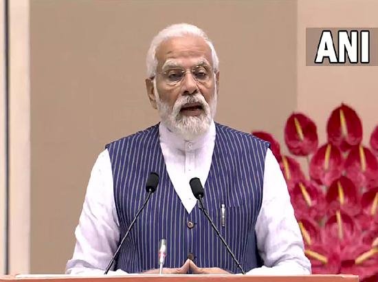 डिजिटल भुगतान में भारत नंबर एक, ग्रामीण अर्थव्यवस्था बदल रही है: सिविल सेवा दिवस पर पीएम मोदी