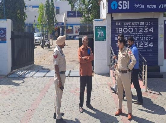 पंजाब पुलिस की टीमों ने प्रदेशभर में बैंकों, वित्तीय संस्थानों में घूम रहे 3947 संदिग्ध लोगों की तलाशी ली