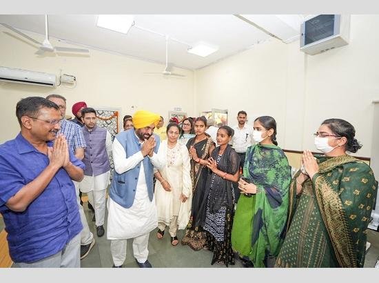 अरविंद केजरीवाल और भगवंत मान ने पंजाब में 80 नए आम आदमी क्लीनिक का उद्घाटन किया