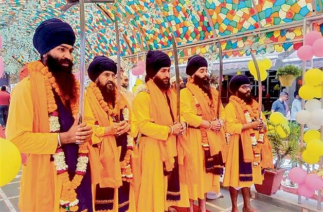 हेमकुंड साहिब के लिए श्रद्धालुओं का पहला जत्था रवाना