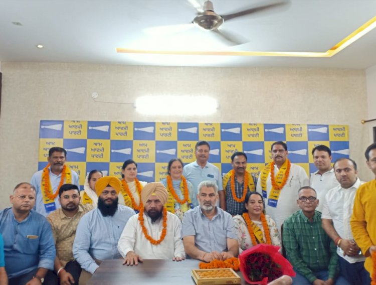 सुजानपुर नगर परिषद अध्यक्ष समेत 7 पार्षद आप में हुए शामिल