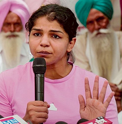 अकाल तख्त के जत्थेदार से सिख पहलवान साक्षी मलिक ने की मुलाकात