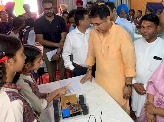 सुनाम के सभी सरकारी सीनियर सेकेंडरी स्कूलों को फ्यूचरिस्टिक रोबोटिक्स लैब से लैस किया जाएगा