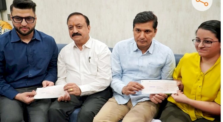 नर्स गायत्री शर्मा परिवार को सरकार ने दी सम्मान राशि, मिले स्वास्थ्य मंत्री