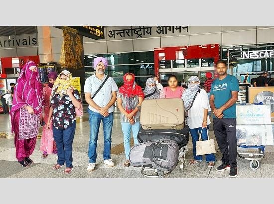 ओमान में फंसी 7 पंजाबी महिलाओं को सांसद विक्रमजीत साहनी की मदद से बचाया गया