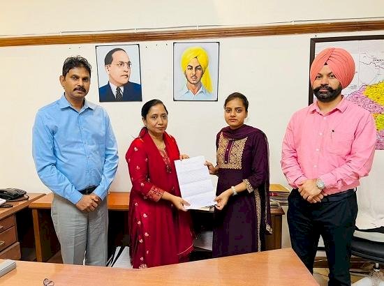डॉ. बलजीत कौर ने सामाजिक न्याय विभाग में 25 लिपिकों को नियुक्ति पत्र सौंपा