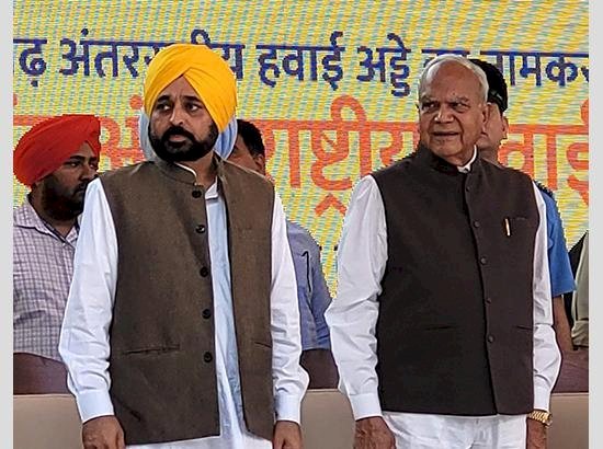 राज्यपाल पुरोहित ने फिर साधा सीएम मान पर निशाना, 'संवैधानिक कर्तव्य में लापरवाही' की याद दिलाई