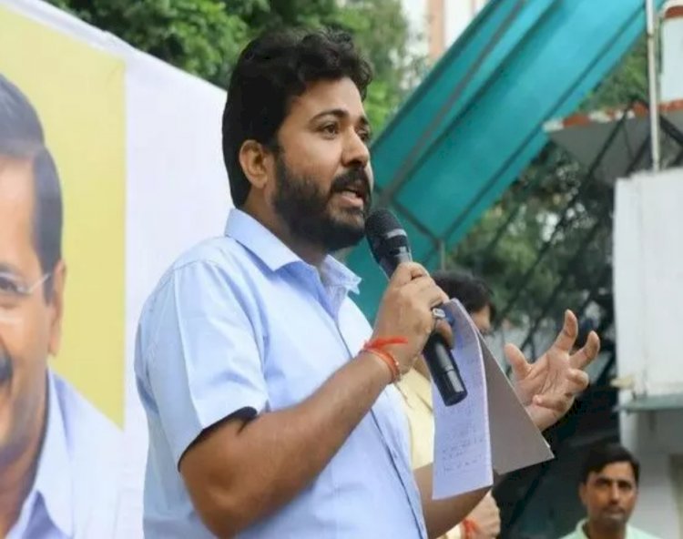 आम आदमी पार्टी ने विधायक दुर्गेश पाठक को दिल्ली नगर निगम का पार्टी प्रभारी नियुक्त किया
