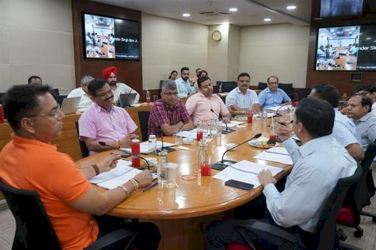 पंजाब सरकार सेवा केंद्रों में प्रदान की जाने वाली सेवाओं की डोर-स्टेप डिलीवरी शुरू करने की योजना बना रही है