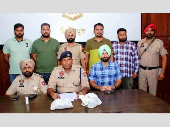 फिरोजपुर : पुलिस ने 6 नशा तस्करों को हेरोइन और ड्रग मनी के साथ पकड़ा