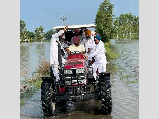 विधायक भुल्लर ने फिरोजपुर में बाढ़ प्रभावित गांवों का दौरा किया, अफवाहों से सावधान रहने की अपील की