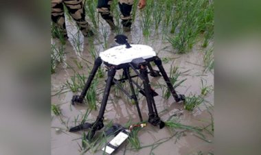 बीएसएफ & पंजाब पुलिस ने सीमा पर पकड़ा पाक ड्रोन