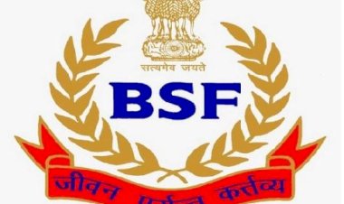 जम्मू-कश्मीर के कुपवाड़ा में एलओसी के पास सुरक्षा बलों ने भारी मात्रा में हथियार जब्त किए