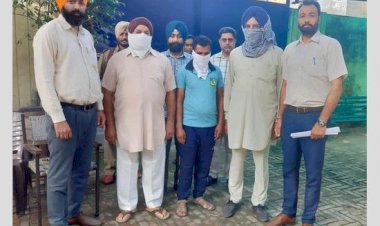 विजिलेंस ने खुद को विजिलेंस अधिकारी बताकर लुधियाना निवासी से 25 लाख रुपये के चेक लेने के आरोप में दो पूर्व सैन्य कर्मियों समेत तीन को गिरफ्तार किया है