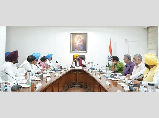 पंजाब कैबिनेट ने पटवारियों और कानूनगो का राज्य कैडर बनाने को मंजूरी दी