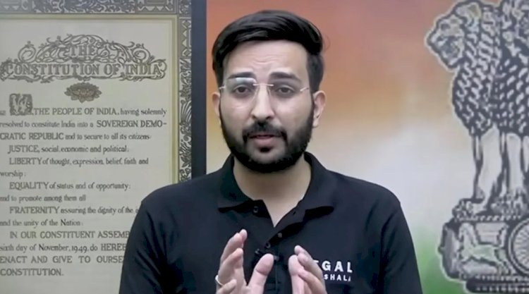 शिक्षितों को वोट देने की अपील करने वाले टीचर को नौकरी से निकालने को लेकर केजरीवाल को आपत्ति