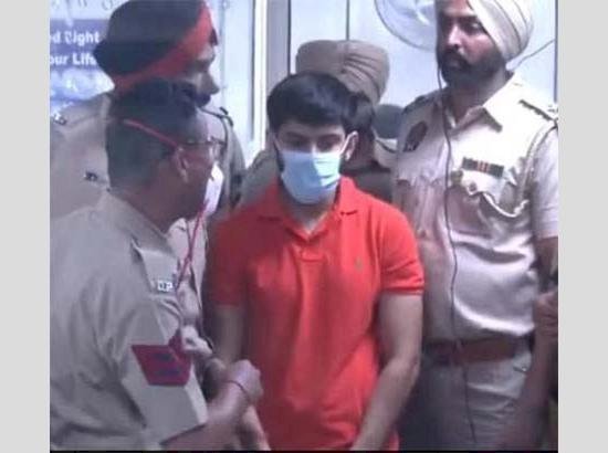 लॉरेंस बिश्नोई को पंजाब पुलिस फ्लाइट से गुजरात ले गई