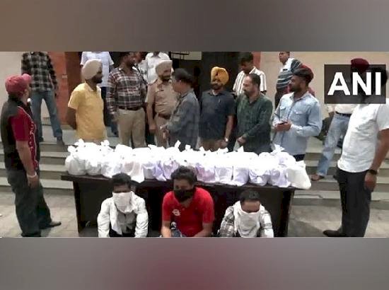 अमृतसर में 41 किलोग्राम हेरोइन के साथ तीन ड्रग तस्कर गिरफ्तार