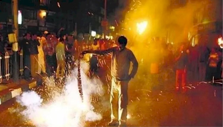 दिल्ली में पटाखों की बिक्री को लेकर केजरीवाल सरकार ने लगाई रोक