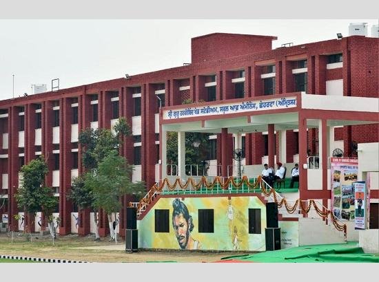 आप चीफअरविंद केजरीवाल, सीएम मान ने अमृतसर में पंजाब के पहले स्कूल ऑफ एमिनेंस का उद्घाटन किया