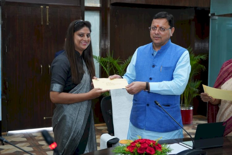 सीएम धामी ने सौंपे 57 सहायक अभियोजन अधिकारियों को नियुक्ति पत्र