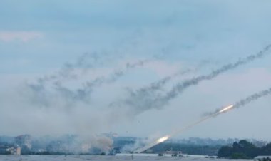 गाजा पट्टी से फ़िलिस्तीनी रॉकेट दागे जाने के बाद इज़राइल ने युद्ध की घोषणा की