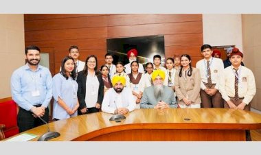 सीएम मान और स्पीकर संधवान ने पंजाब विधानसभा सत्र के मौके पर ऑक्सब्रिज वर्ल्ड स्कूल कोटकपुरा के छात्रों से मुलाकात की
