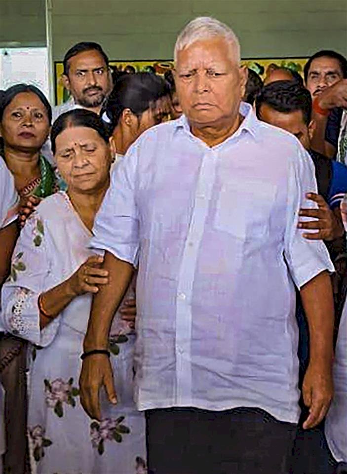 दिल्ली की अदालत ने नौकरी के बदले जमीन घोटाला मामले में लालू प्रसाद, राबड़ी देवी, तेजस्वी यादव को जमानत दी