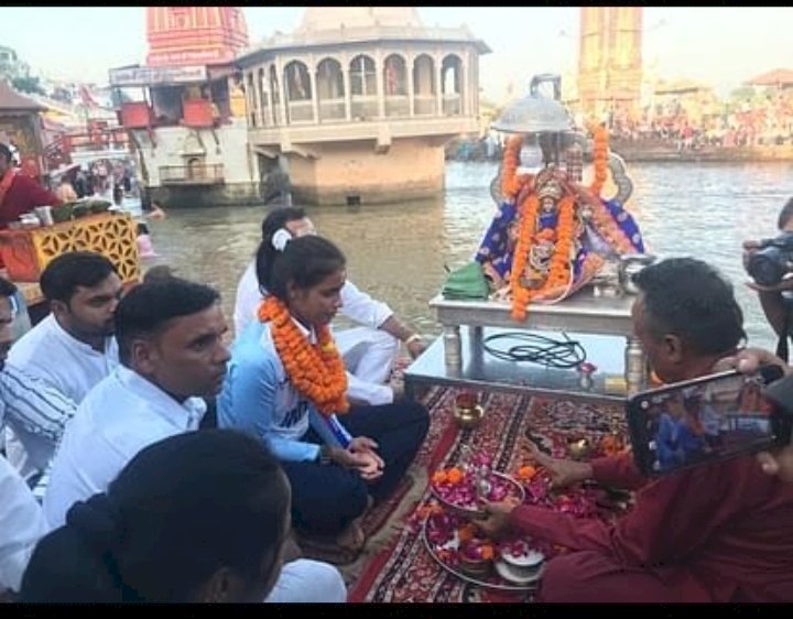 हॉकी चैम्पियन वन्दना ने पदक जीत कर की माता गंगा की 'वंदना'