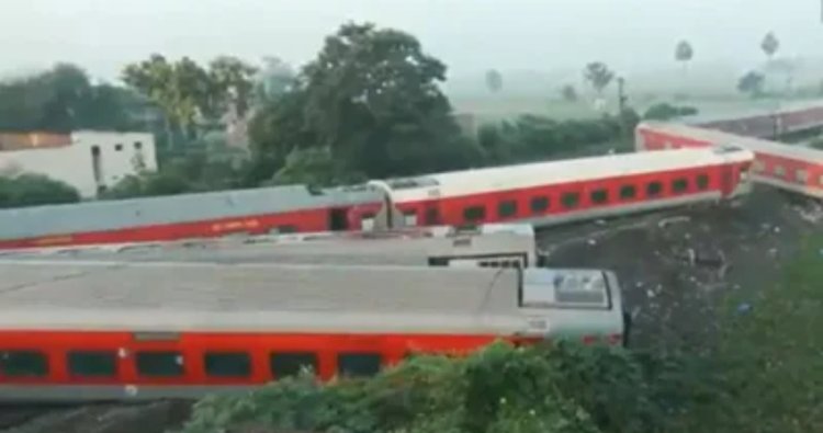 डिब्बे बेपटरी, कई खेतों में जा गिरे, 4 की मौत, 100 जख्मी