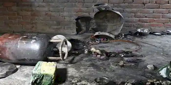 फरीदकोट: चाय बनाते समय फटा गैस सिलेंडर, बुजुर्ग महिला सहित घर की छत उड़ी