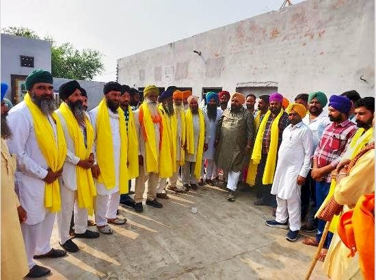 'परिवार बढ़ रहा है': फिरोजपुर के तल्ली गांव के 16 परिवार आम आदमी पार्टी में शामिल हुए