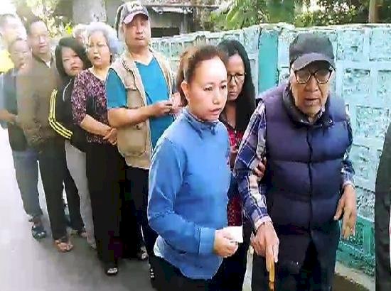 मिजोरम में शाम 5 बजे तक 77.04% मतदान हुआ, छत्तीसगढ़ में 70.87% मतदान हुआ