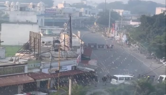 गुरुद्वारा अकाल साहिब पर कब्जे को लेकर विवाद, निहंगों और पुलिस टीम के बीच फायरिंग