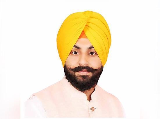मंत्री हरजोत बैंस ने सरकारी स्कूल के छात्रों की ऑनलाइन उपस्थिति का आदेश दिया