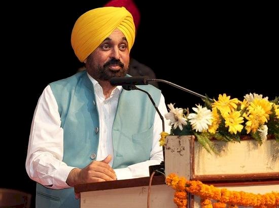 अद्भुत रहा 11 साल का सफर: सीएम मान आप की स्थापना पर केजरीवाल, पार्टी कार्यकर्ताओं को दी बधाई