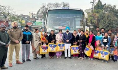 विधायक अजीतपाल सिंह ने बस को तीर्थयात्रा के लिए रवाना किया