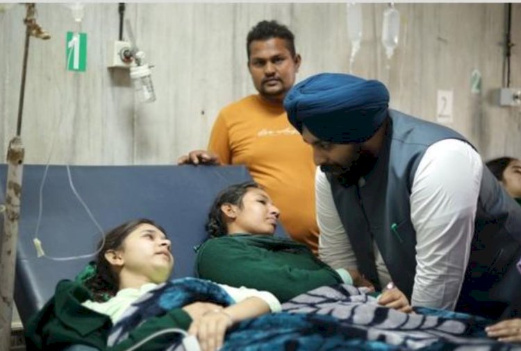हरजोत बैंस ने संगरूर अस्पताल में मेरिटोरियस स्कूल के अस्वस्थ छात्रों से मुलाकात की