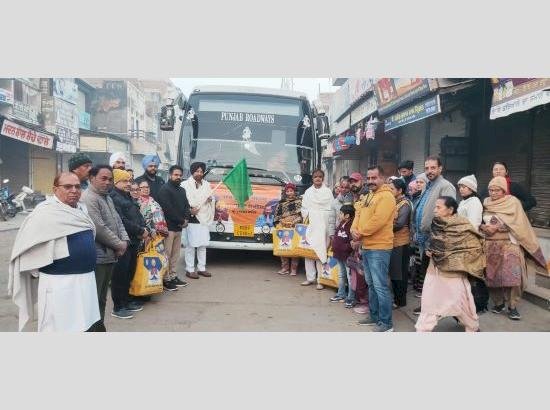 मुख्यमंत्री की तीर्थयात्रा के तहत बस श्री सालासर धाम के लिए रवाना हुई